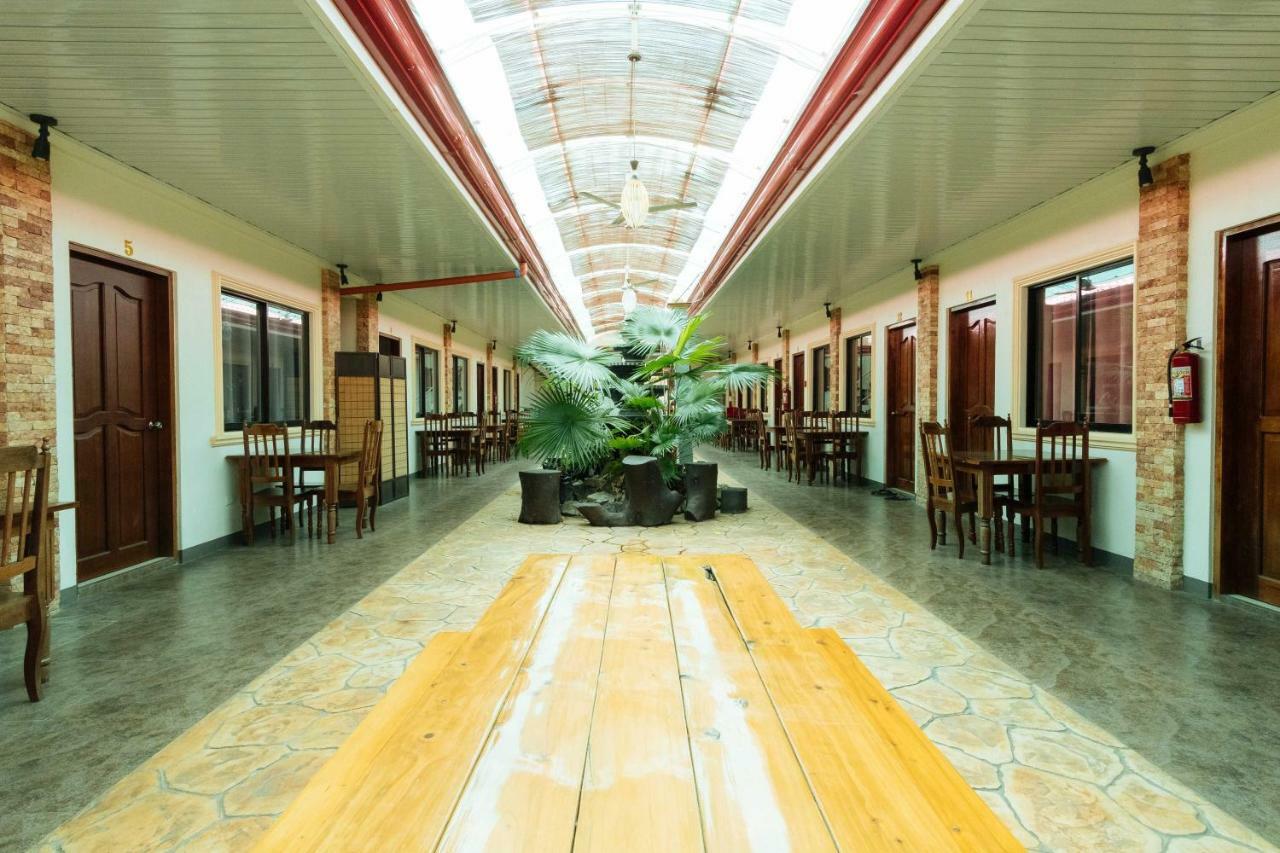 Reddoorz Premium Near Pristine Beach Puerto Princesa Esterno foto