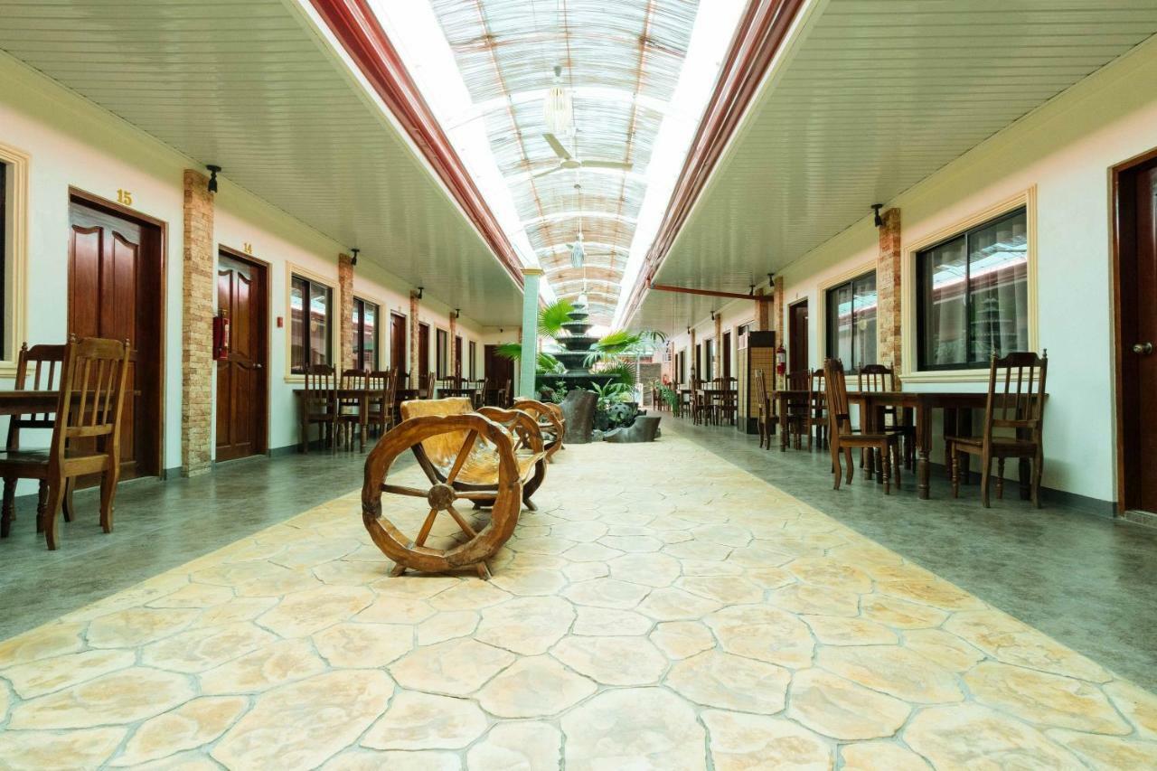 Reddoorz Premium Near Pristine Beach Puerto Princesa Esterno foto