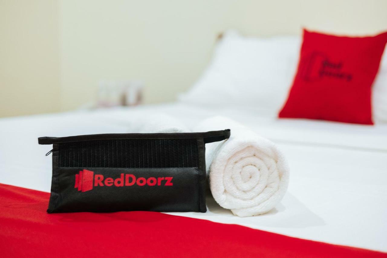 Reddoorz Premium Near Pristine Beach Puerto Princesa Esterno foto