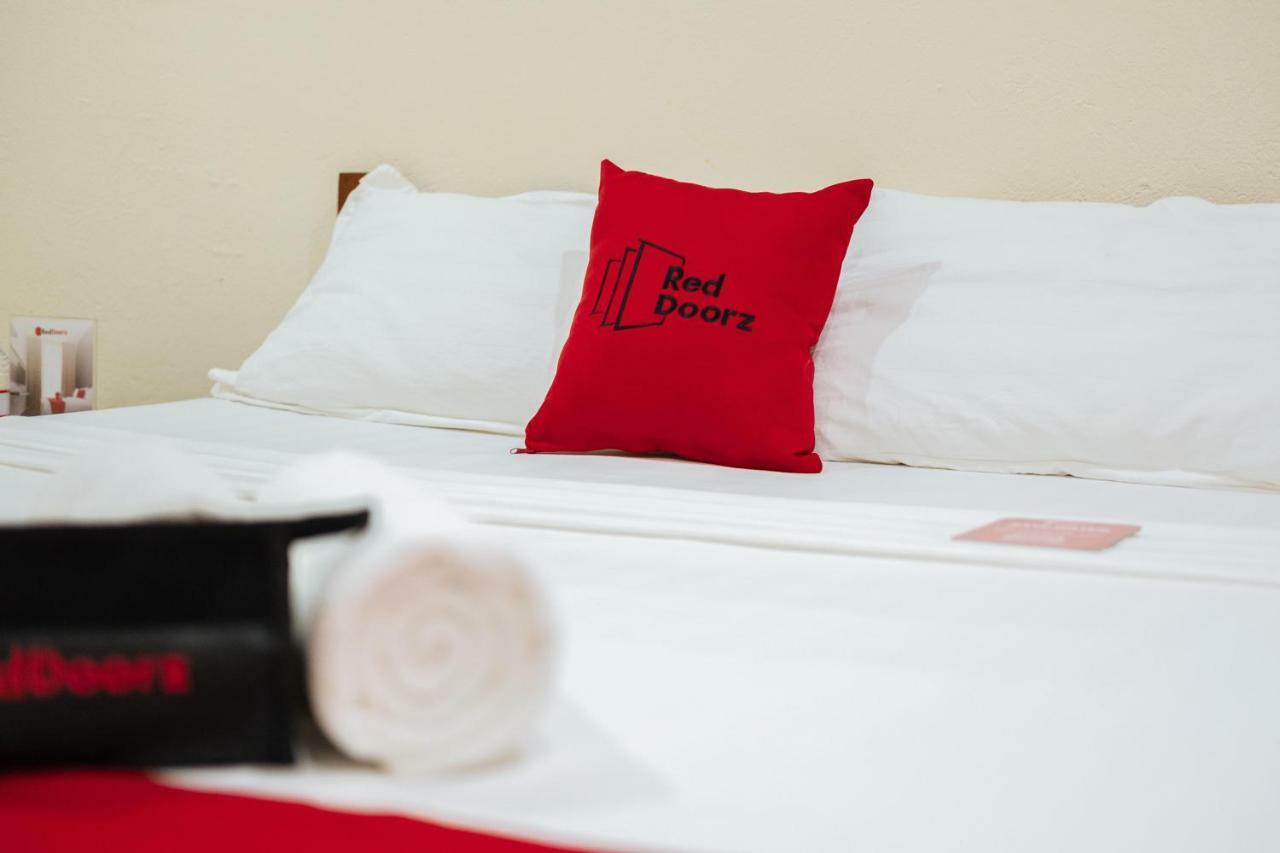 Reddoorz Premium Near Pristine Beach Puerto Princesa Esterno foto